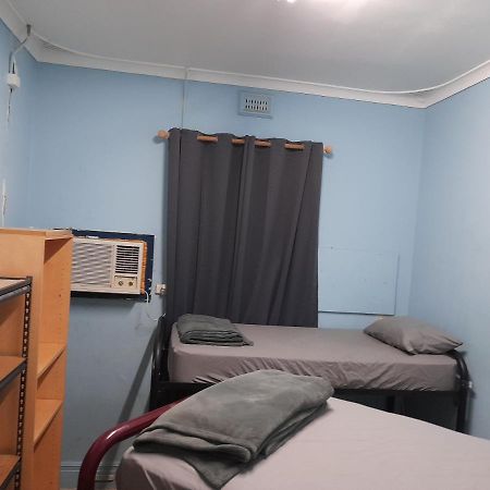 Ozi Inn Backpackers - Perth - Buitenkant foto