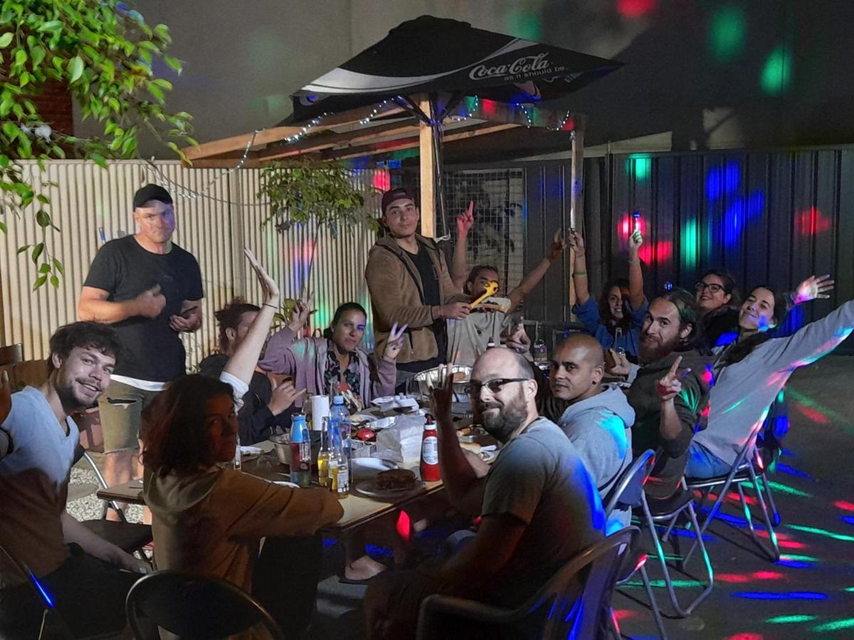 Ozi Inn Backpackers - Perth - Buitenkant foto