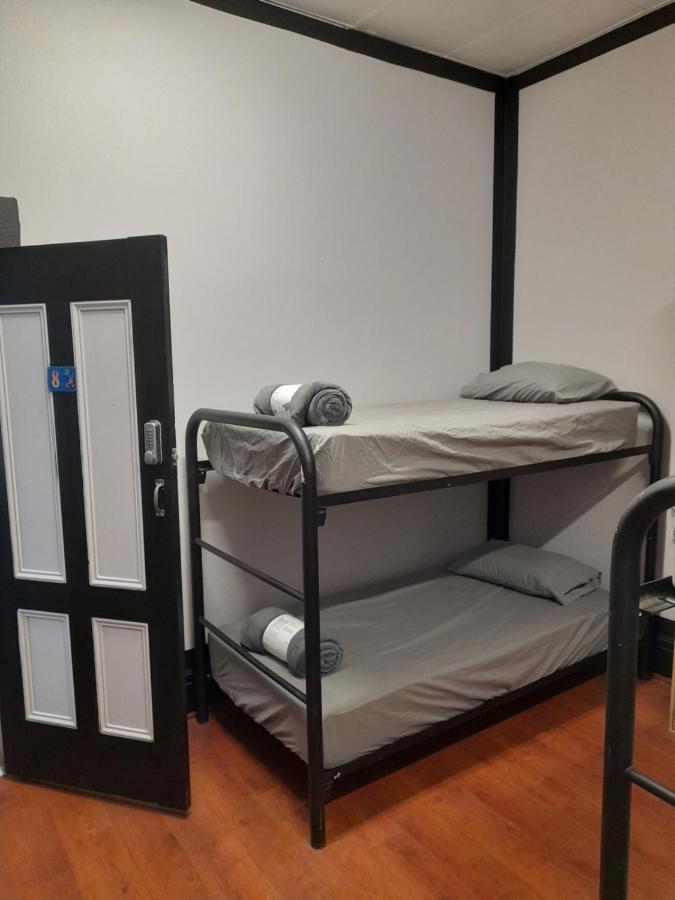 Ozi Inn Backpackers - Perth - Buitenkant foto