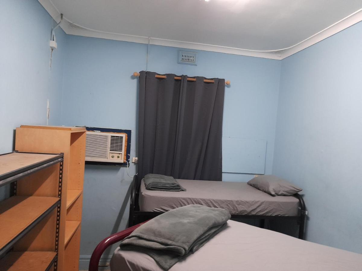 Ozi Inn Backpackers - Perth - Buitenkant foto